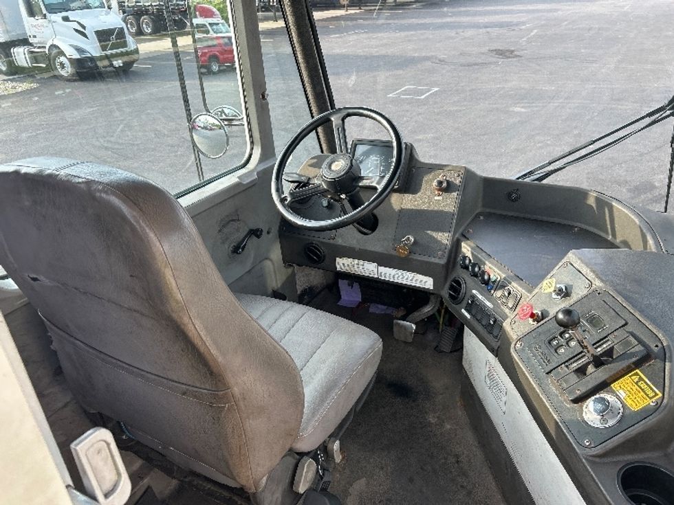Yard Truck-Heavy Duty Tractors-Ottawa-2018-T2-Monroe-OH-46,464\n\t\tmiles-$ 42,000 - Image 9