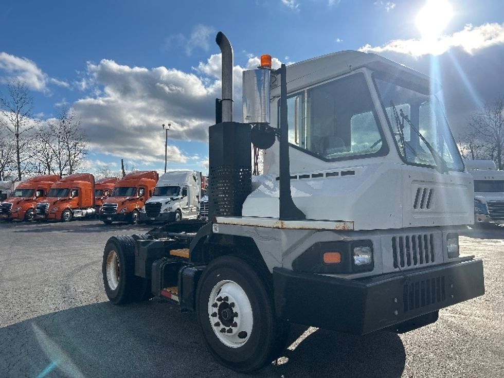 Yard Truck-Heavy Duty Tractors-Ottawa-2018-T2-Obetz-OH-113,946\n\t\tmiles-$ 52,250 - Image 1