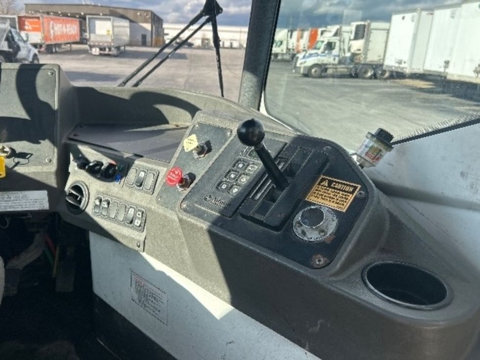 Yard Truck-Heavy Duty Tractors-Ottawa-2018-T2-Obetz-OH-113,946\n\t\tmiles-$ 52,250 - Image 13