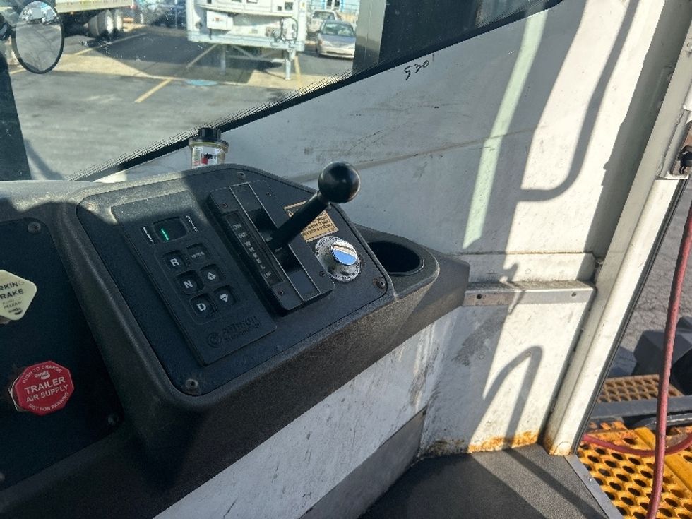 Yard Truck-Heavy Duty Tractors-Ottawa-2018-T2-Obetz-OH-113,946\n\t\tmiles-$ 52,250 - Image 14