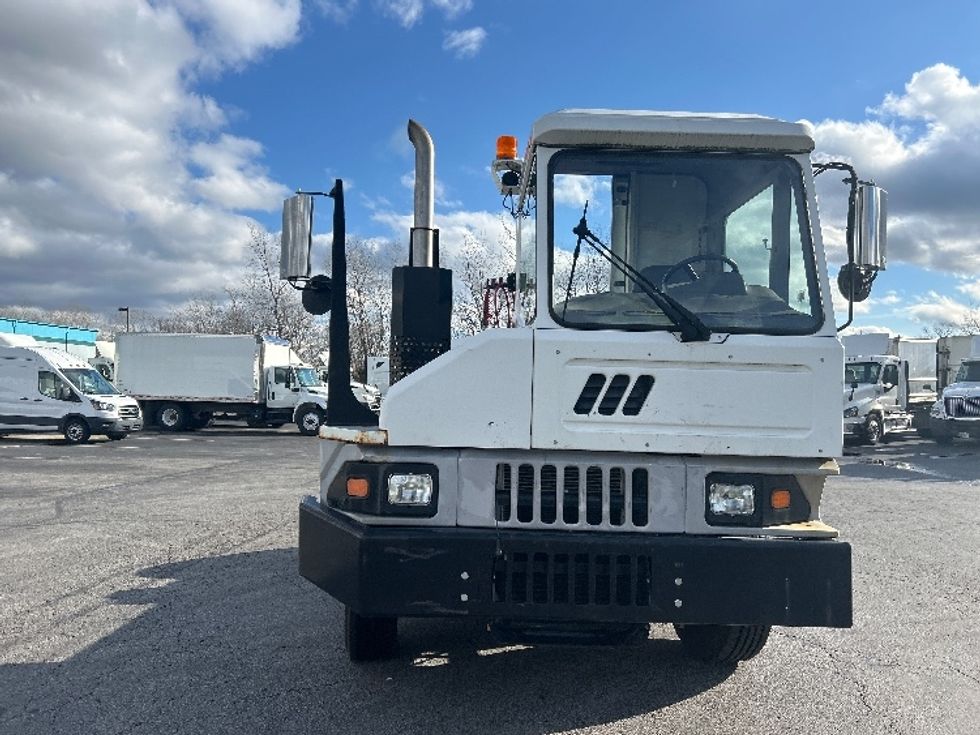Yard Truck-Heavy Duty Tractors-Ottawa-2018-T2-Obetz-OH-113,946\n\t\tmiles-$ 52,250 - Image 2