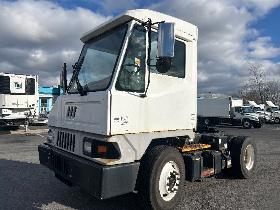 Yard Truck-Heavy Duty Tractors-Ottawa-2018-T2-Obetz-OH-113,946\n\t\tmiles-$ 52,250 - Image 3
