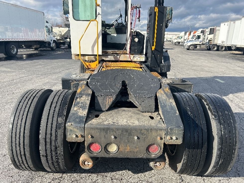 Yard Truck-Heavy Duty Tractors-Ottawa-2018-T2-Obetz-OH-113,946\n\t\tmiles-$ 52,250 - Image 6