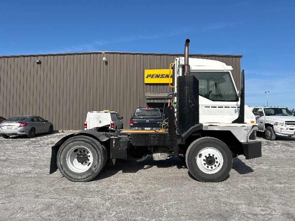 Yard Truck-Heavy Duty Tractors-Ottawa-2018-T2-Omaha-NE-208,522\n\t\tmiles-$ 60,500 - Image 8