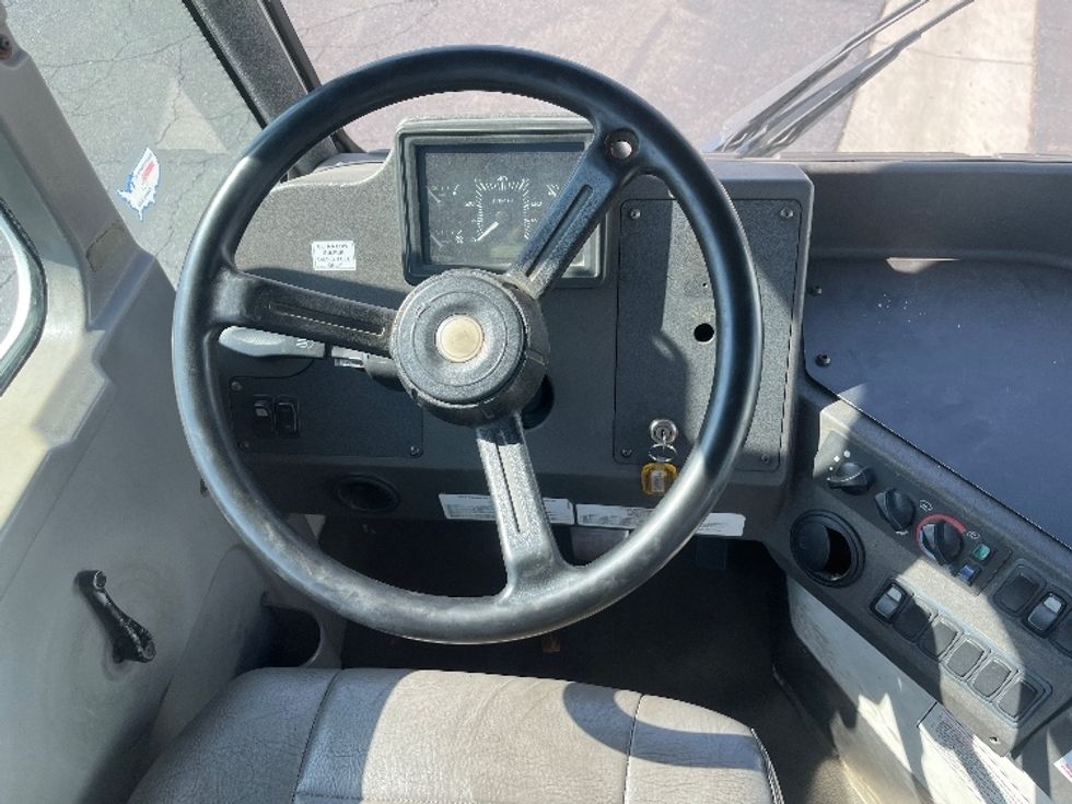 Yard Truck-Heavy Duty Tractors-Ottawa-2018-T2-Ontario-CA-58,250\n\t\tmiles-$ 62,750 - Image 10