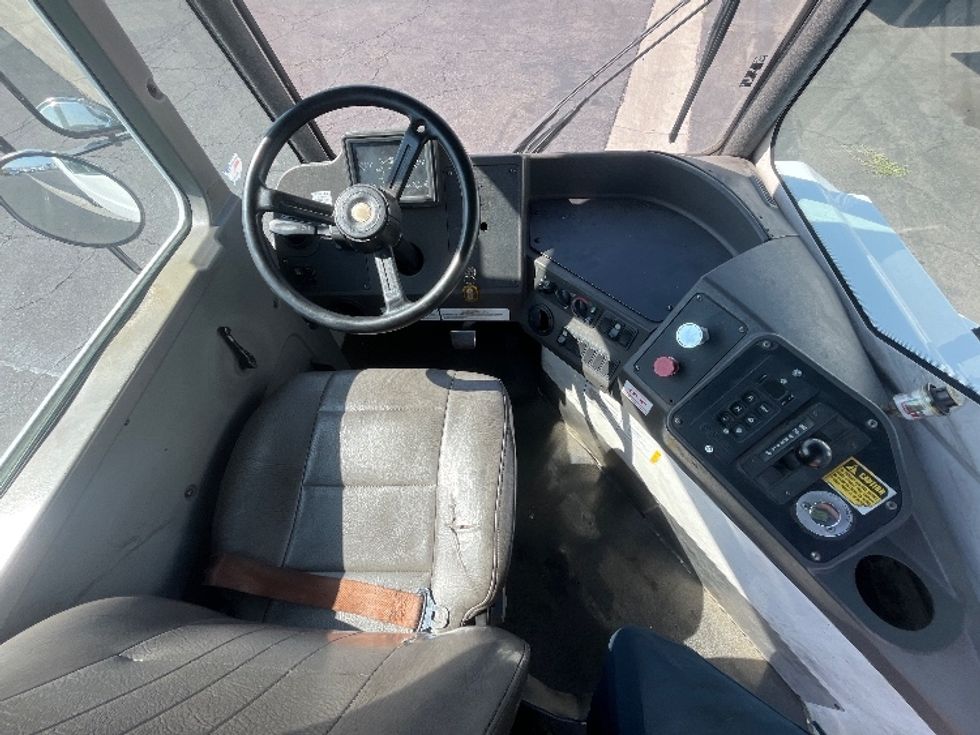 Yard Truck-Heavy Duty Tractors-Ottawa-2018-T2-Ontario-CA-58,250\n\t\tmiles-$ 62,750 - Image 11