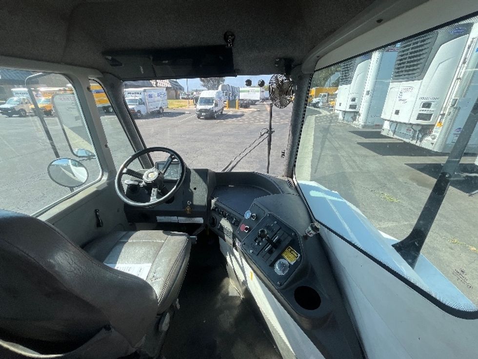 Yard Truck-Heavy Duty Tractors-Ottawa-2018-T2-Ontario-CA-58,250\n\t\tmiles-$ 62,750 - Image 13
