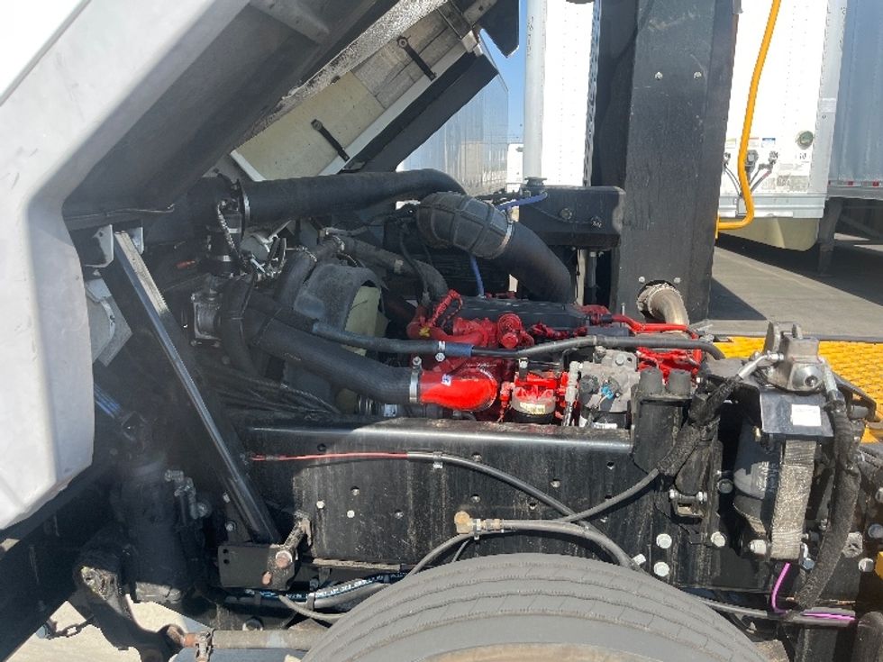 Yard Truck-Heavy Duty Tractors-Ottawa-2018-T2-Ontario-CA-58,250\n\t\tmiles-$ 62,750 - Image 16