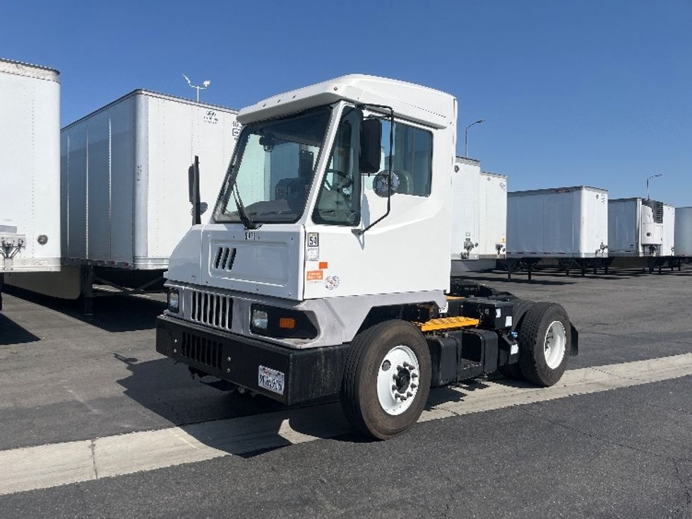 Yard Truck-Heavy Duty Tractors-Ottawa-2018-T2-Ontario-CA-58,250\n\t\tmiles-$ 62,750 - Image 3