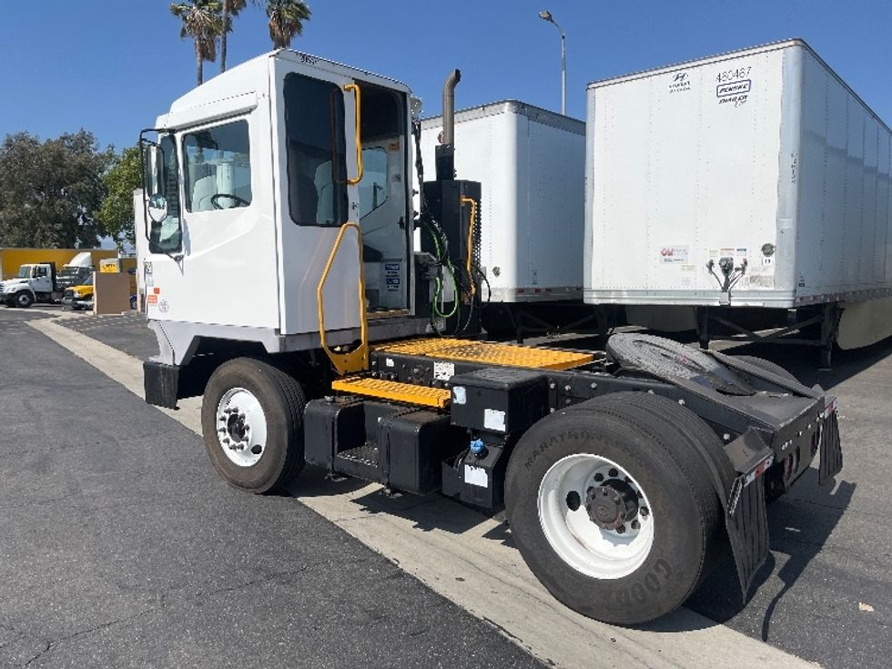 Yard Truck-Heavy Duty Tractors-Ottawa-2018-T2-Ontario-CA-58,250\n\t\tmiles-$ 62,750 - Image 5