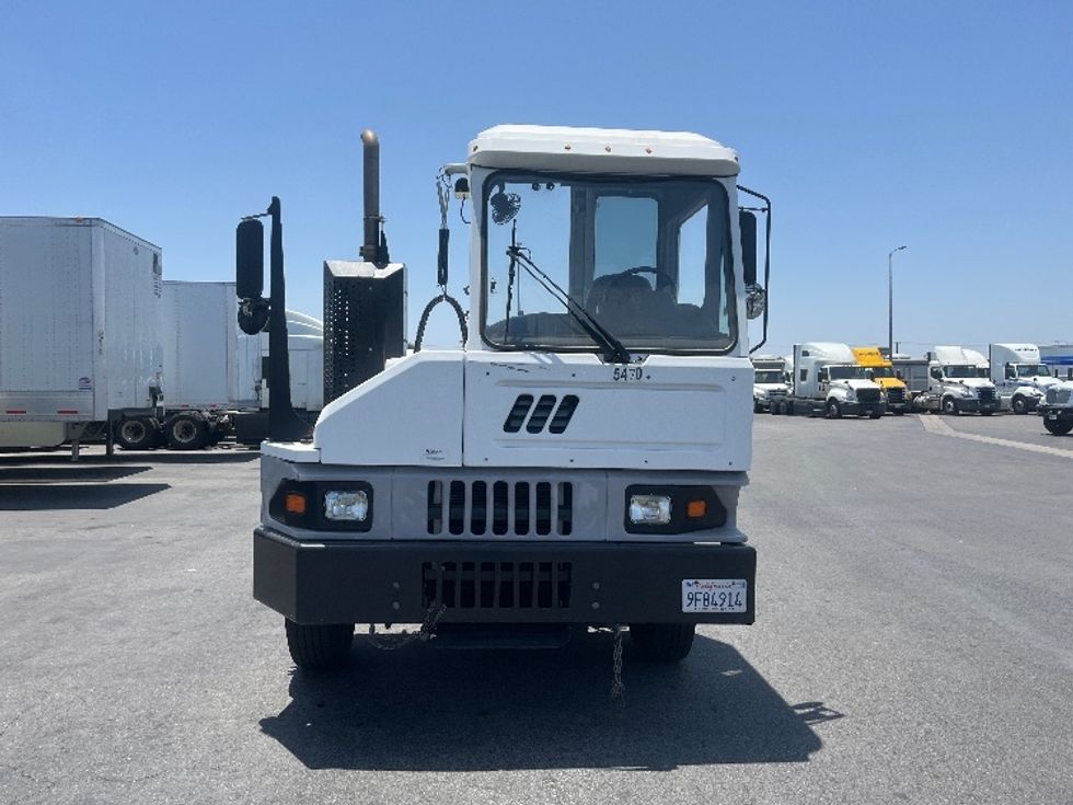 Yard Truck-Heavy Duty Tractors-Ottawa-2018-T2-Ontario-CA-59,892\n\t\tmiles-$ 62,250 - Image 2