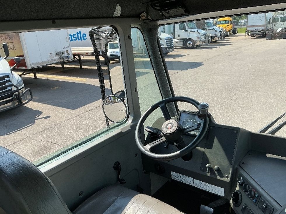 Yard Truck-Heavy Duty Tractors-Ottawa-2018-T2-Piqua-OH-51,651\n\t\tmiles-$ 59,250 - Image 14