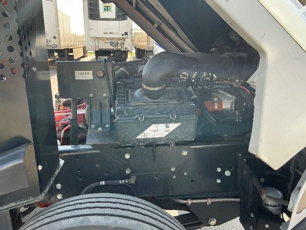 Yard Truck-Heavy Duty Tractors-Ottawa-2018-T2-Piqua-OH-51,651\n\t\tmiles-$ 59,250 - Image 15