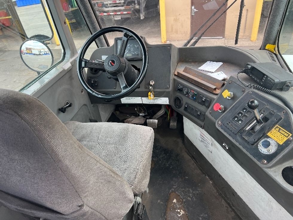 Yard Truck-Heavy Duty Tractors-Ottawa-2018-T2-Rochester-NY-174,608\n\t\tmiles-$ 49,000 - Image 12