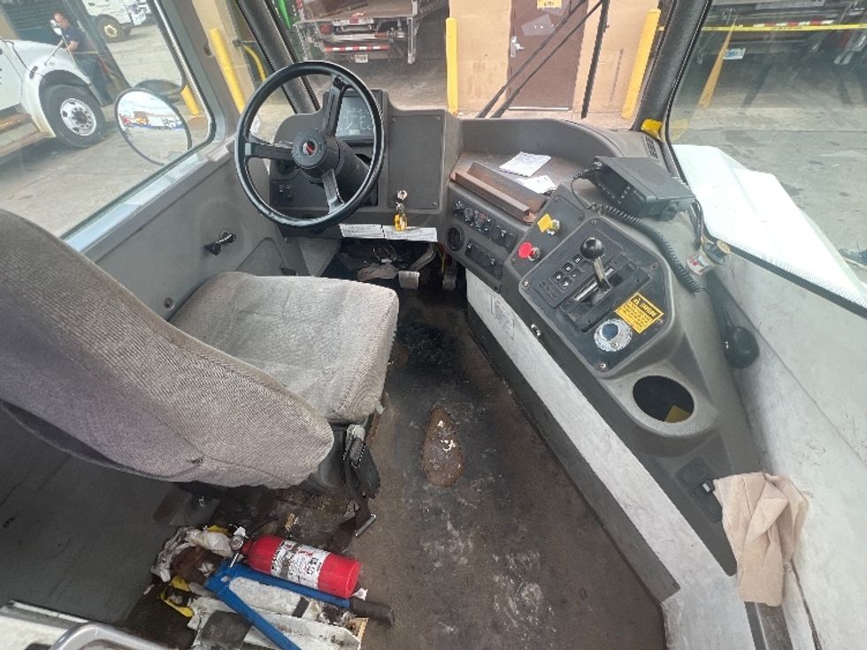 Yard Truck-Heavy Duty Tractors-Ottawa-2018-T2-Rochester-NY-174,608\n\t\tmiles-$ 49,000 - Image 13