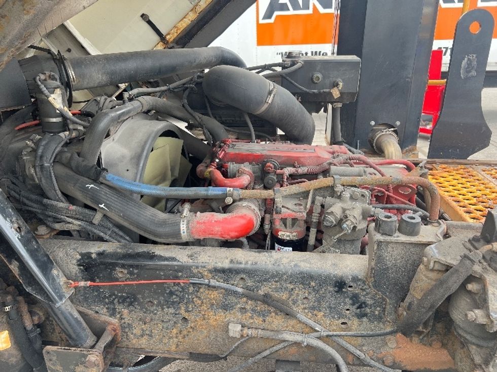 Yard Truck-Heavy Duty Tractors-Ottawa-2018-T2-Rochester-NY-174,608\n\t\tmiles-$ 49,000 - Image 15