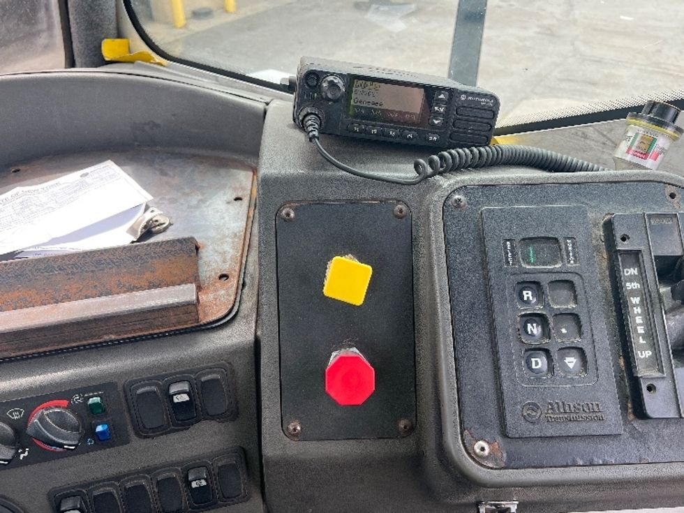 Yard Truck-Heavy Duty Tractors-Ottawa-2018-T2-Rochester-NY-174,608\n\t\tmiles-$ 49,000 - Image 16