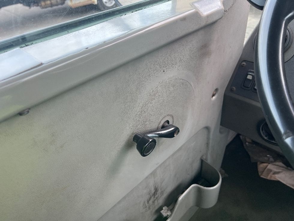 Yard Truck-Heavy Duty Tractors-Ottawa-2018-T2-Rochester-NY-174,608\n\t\tmiles-$ 49,000 - Image 19