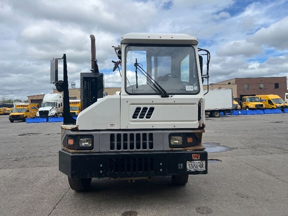 Yard Truck-Heavy Duty Tractors-Ottawa-2018-T2-Rochester-NY-174,608\n\t\tmiles-$ 49,000 - Image 2