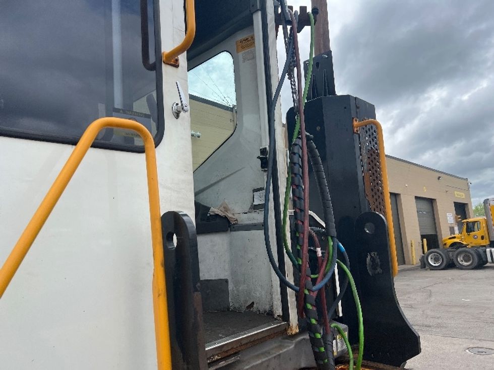 Yard Truck-Heavy Duty Tractors-Ottawa-2018-T2-Rochester-NY-174,608\n\t\tmiles-$ 49,000 - Image 8