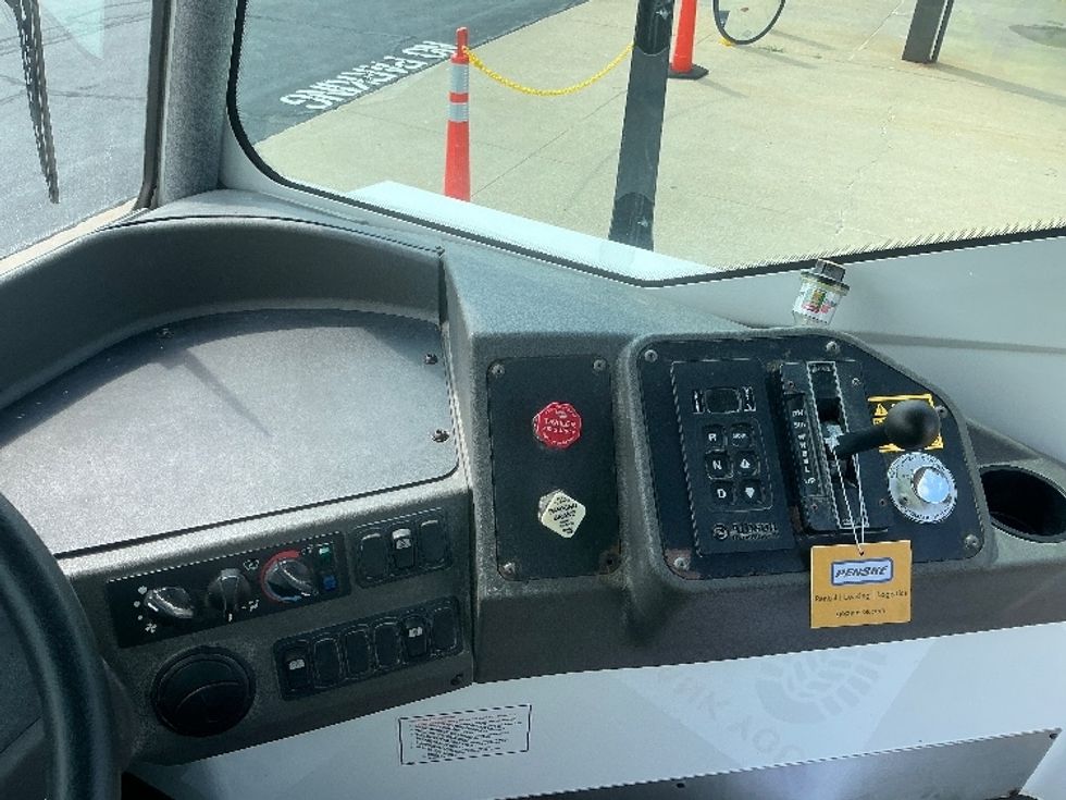 Yard Truck-Heavy Duty Tractors-Ottawa-2018-T2-South Bend-IN-773\n\t\tmiles-$ 49,500 - Image 12