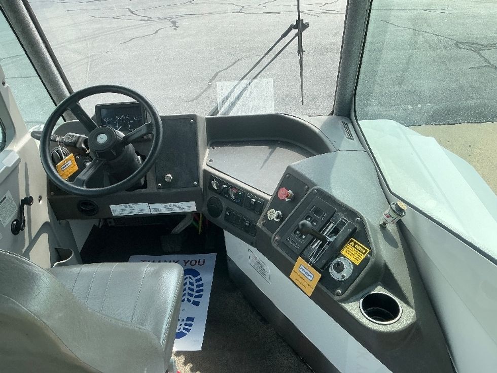 Yard Truck-Heavy Duty Tractors-Ottawa-2018-T2-South Bend-IN-773\n\t\tmiles-$ 49,500 - Image 14