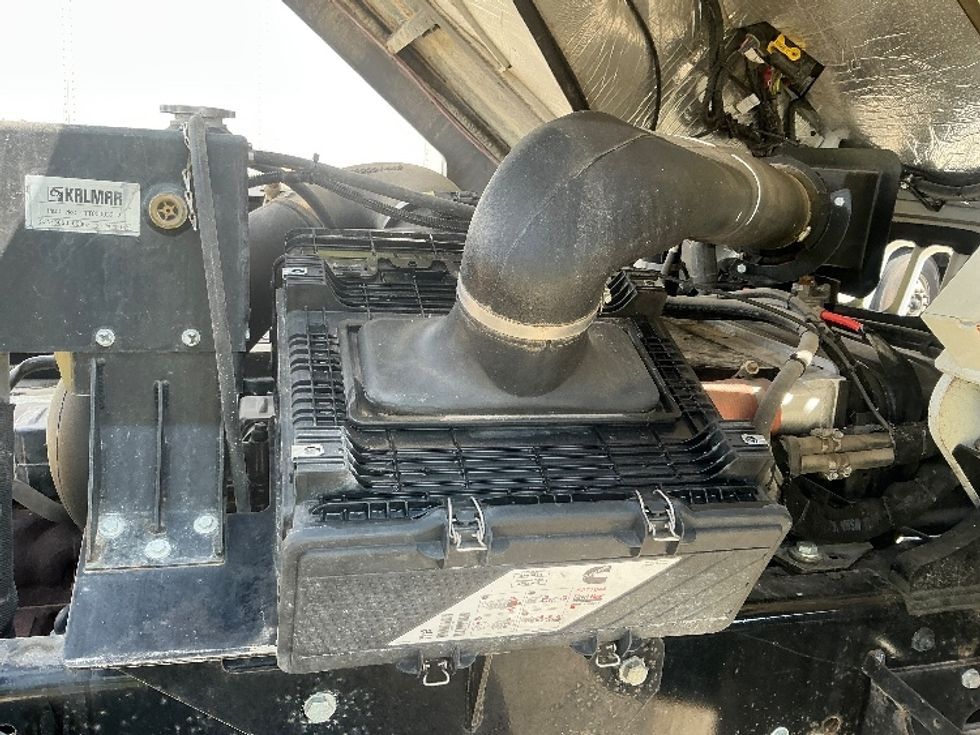 Yard Truck-Heavy Duty Tractors-Ottawa-2018-T2-South Bend-IN-773\n\t\tmiles-$ 49,500 - Image 16