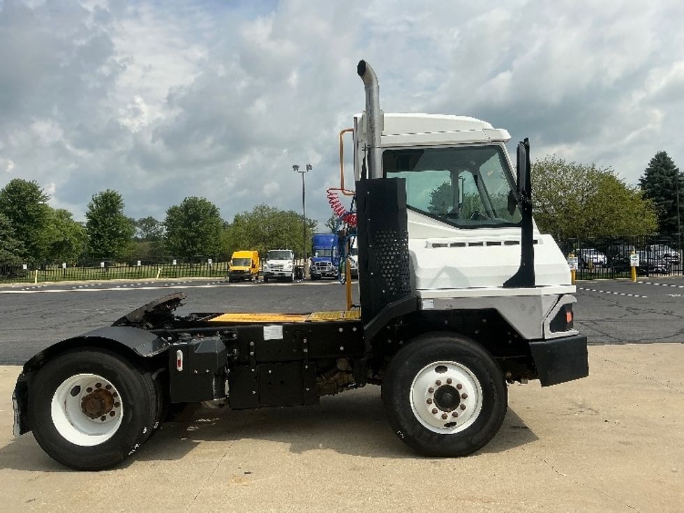 Yard Truck-Heavy Duty Tractors-Ottawa-2018-T2-South Bend-IN-773\n\t\tmiles-$ 49,500 - Image 8