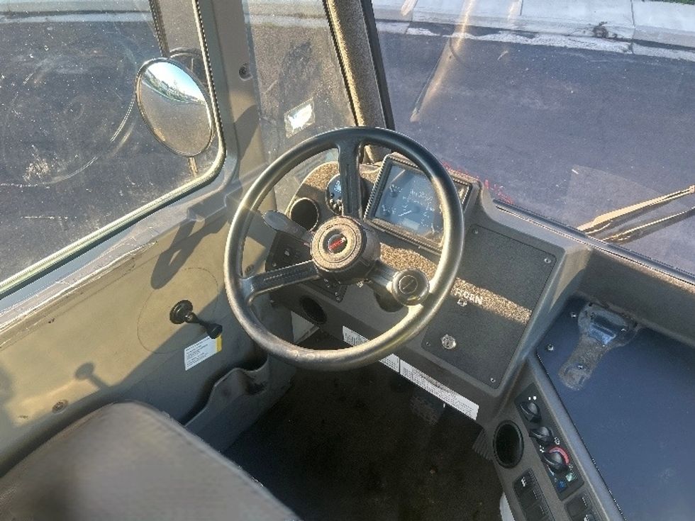 Yard Truck-Heavy Duty Tractors-Ottawa-2018-T2-Stockton-CA-57,456\n\t\tmiles-$ 55,750 - Image 10