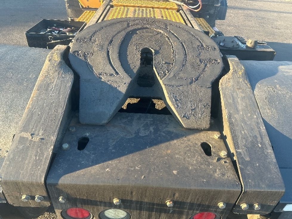 Yard Truck-Heavy Duty Tractors-Ottawa-2018-T2-Stockton-CA-57,456\n\t\tmiles-$ 55,750 - Image 6