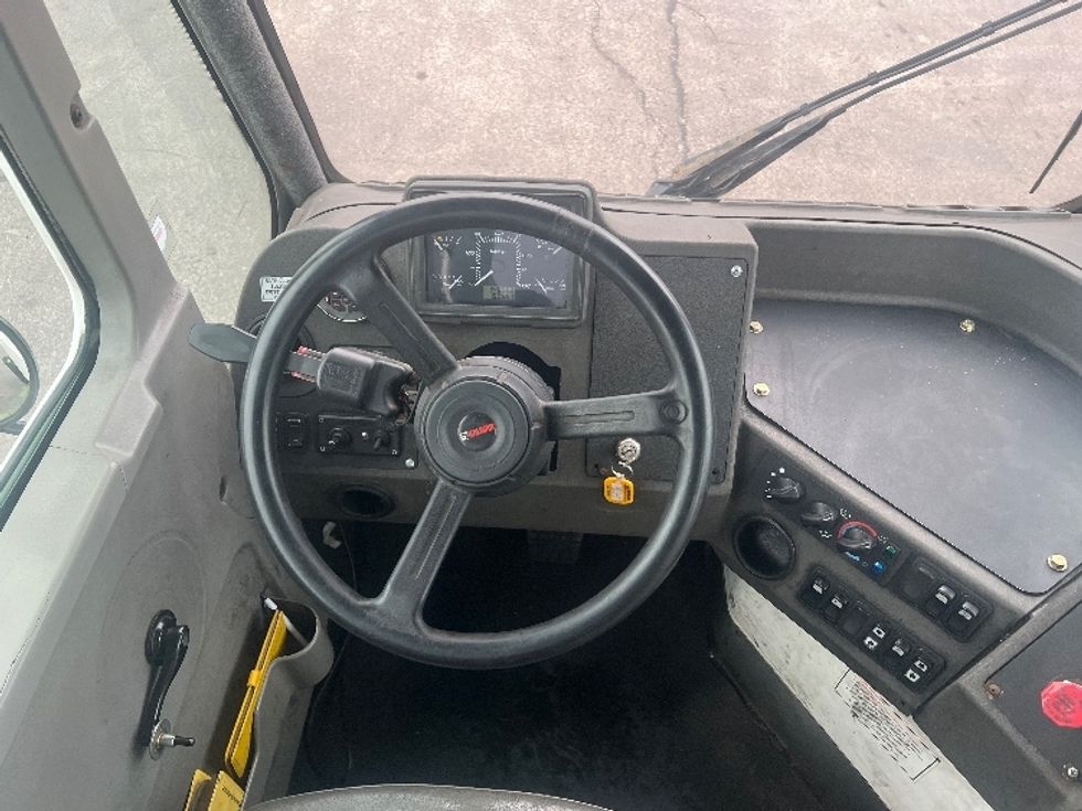 Yard Truck-Heavy Duty Tractors-Ottawa-2018-T2-Sturtevant-WI-34,656\n\t\tmiles-$ 53,500 - Image 10