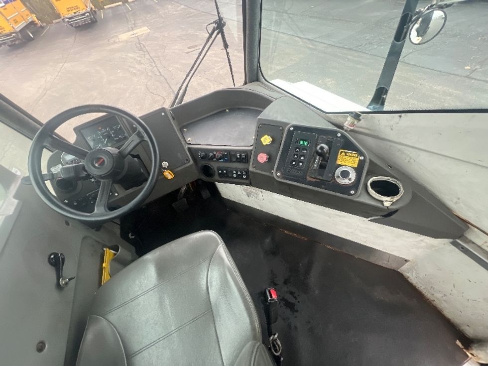Yard Truck-Heavy Duty Tractors-Ottawa-2018-T2-Sturtevant-WI-34,656\n\t\tmiles-$ 53,500 - Image 11