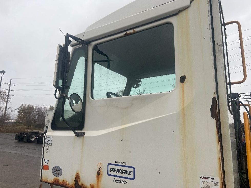 Yard Truck-Heavy Duty Tractors-Ottawa-2018-T2-Sturtevant-WI-34,656\n\t\tmiles-$ 53,500 - Image 9