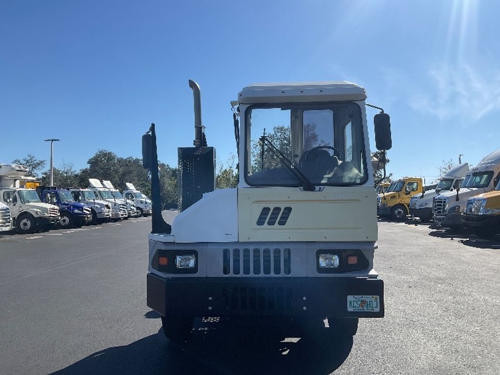 Yard Truck-Heavy Duty Tractors-Ottawa-2018-T2-Tampa-FL-9,556\n\t\tmiles-$ 61,000 - Image 2