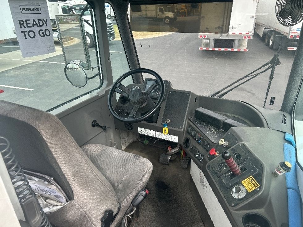 Yard Truck-Heavy Duty Tractors-Ottawa-2019-T2-Atlanta (Forest Park)-GA-365,950\n\t\tmiles-$ 67,750 - Image 10