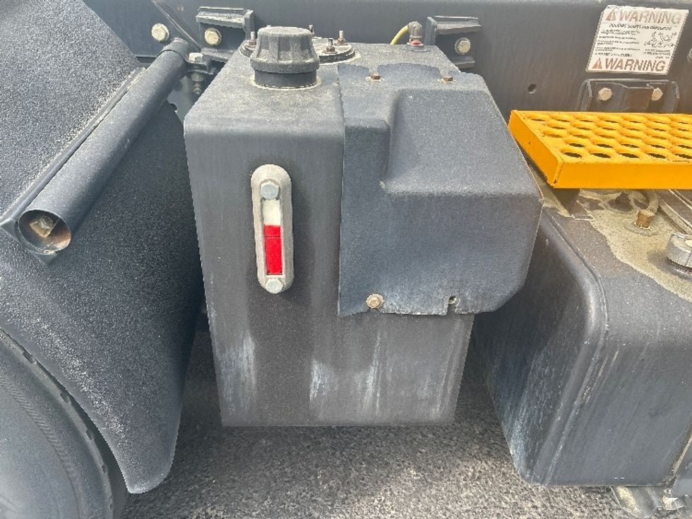 Yard Truck-Heavy Duty Tractors-Ottawa-2019-T2-Atlanta (Forest Park)-GA-365,950\n\t\tmiles-$ 67,750 - Image 13