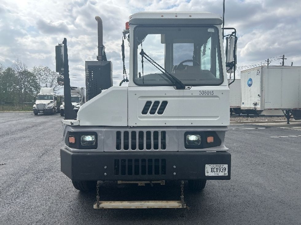 Yard Truck-Heavy Duty Tractors-Ottawa-2019-T2-Atlanta (Forest Park)-GA-365,950\n\t\tmiles-$ 67,750 - Image 2