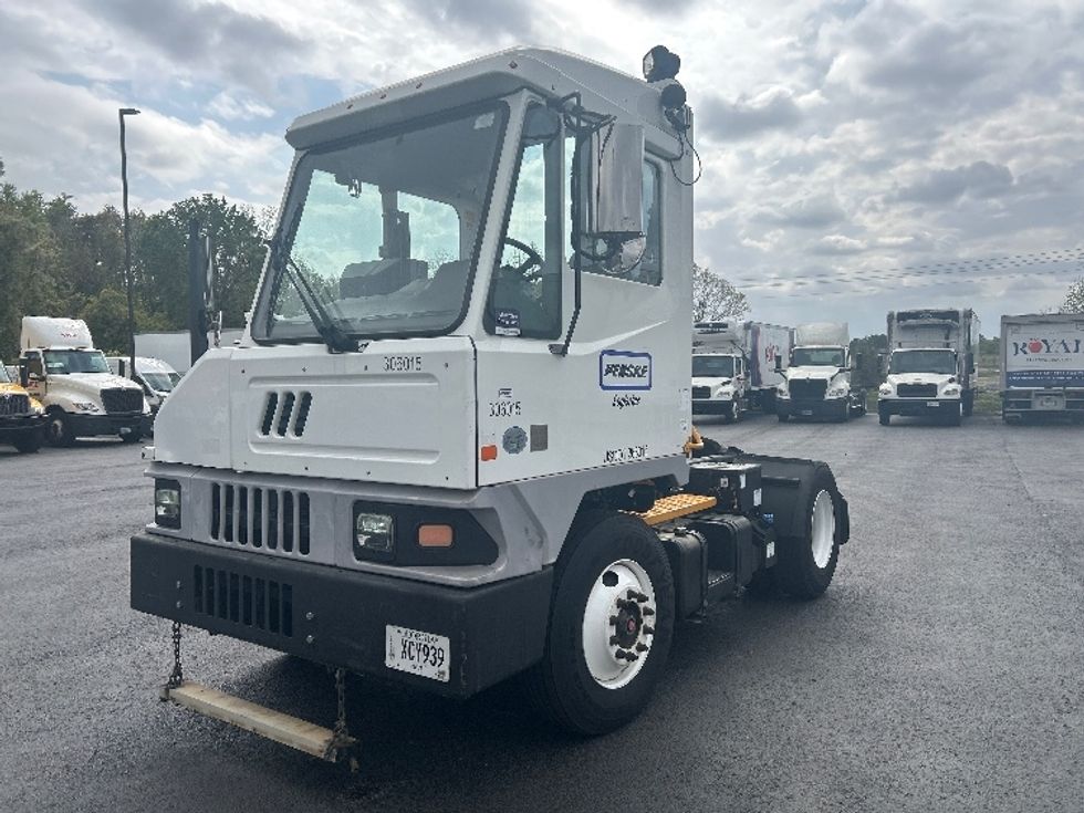 Yard Truck-Heavy Duty Tractors-Ottawa-2019-T2-Atlanta (Forest Park)-GA-365,950\n\t\tmiles-$ 67,750 - Image 3