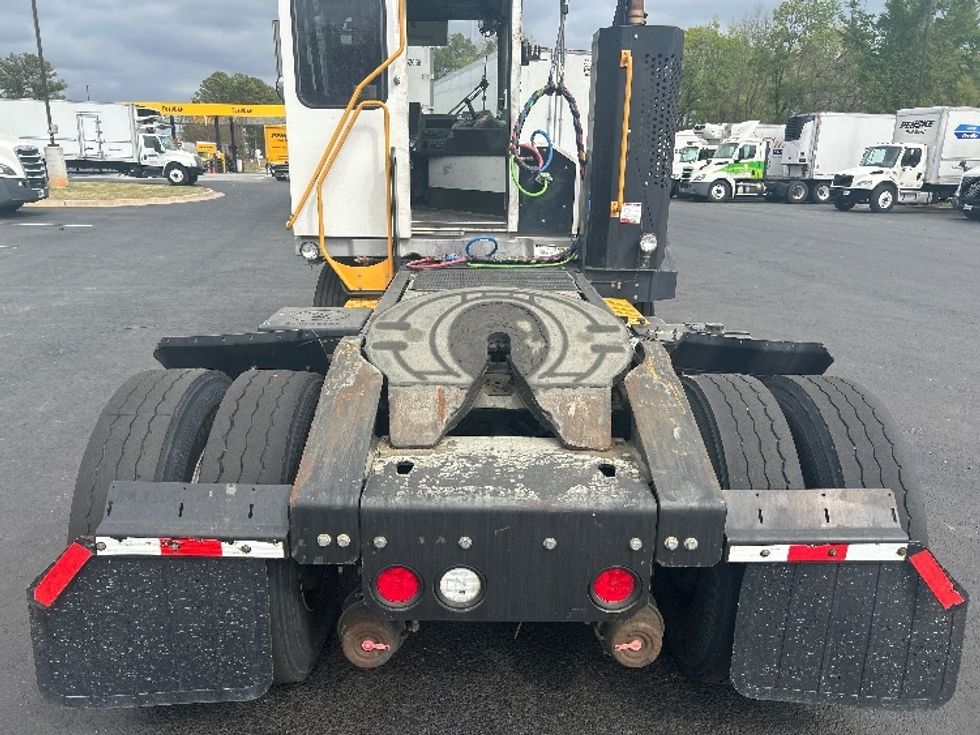 Yard Truck-Heavy Duty Tractors-Ottawa-2019-T2-Atlanta (Forest Park)-GA-365,950\n\t\tmiles-$ 67,750 - Image 6