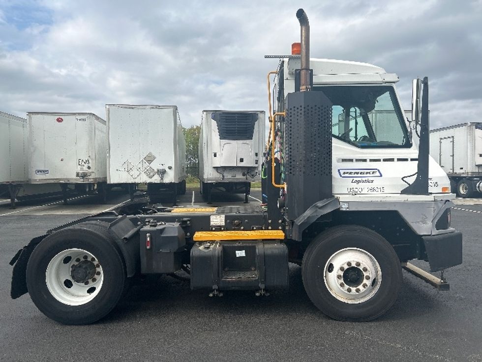 Yard Truck-Heavy Duty Tractors-Ottawa-2019-T2-Atlanta (Forest Park)-GA-365,950\n\t\tmiles-$ 67,750 - Image 8