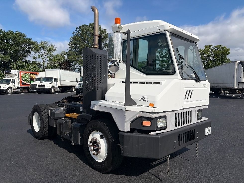 Yard Truck-Heavy Duty Tractors-Ottawa-2019-T2-Atlanta (Forest Park)-GA-56,738\n\t\tmiles-$ 55,750 - Image 1