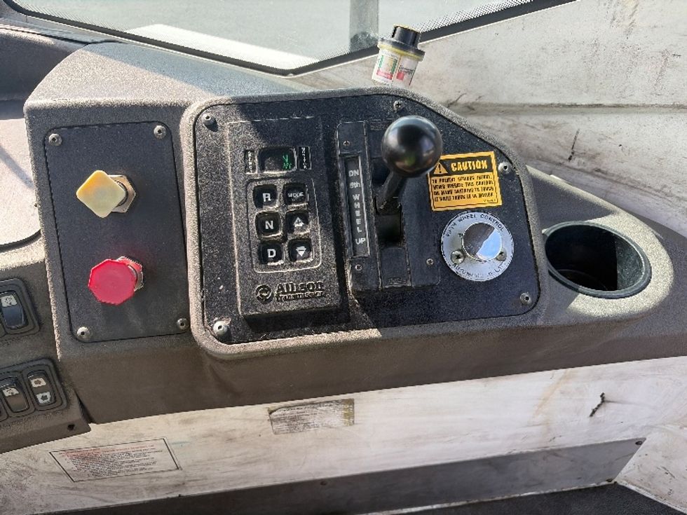 Yard Truck-Heavy Duty Tractors-Ottawa-2019-T2-Atlanta (Forest Park)-GA-56,738\n\t\tmiles-$ 55,750 - Image 12