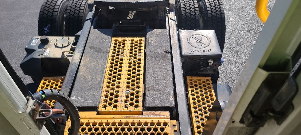 Yard Truck-Heavy Duty Tractors-Ottawa-2019-T2-Atlanta-GA-299,001\n\t\tmiles-$ 66,250 - Image 16