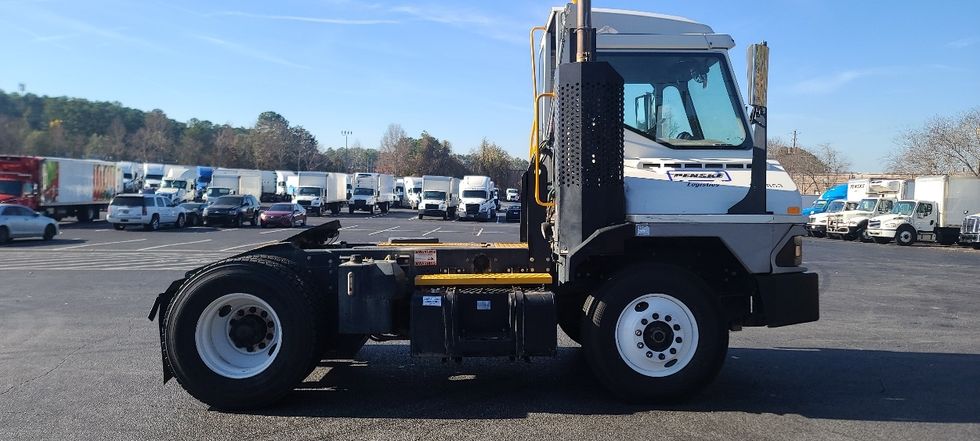 Yard Truck-Heavy Duty Tractors-Ottawa-2019-T2-Atlanta-GA-299,001\n\t\tmiles-$ 66,250 - Image 8
