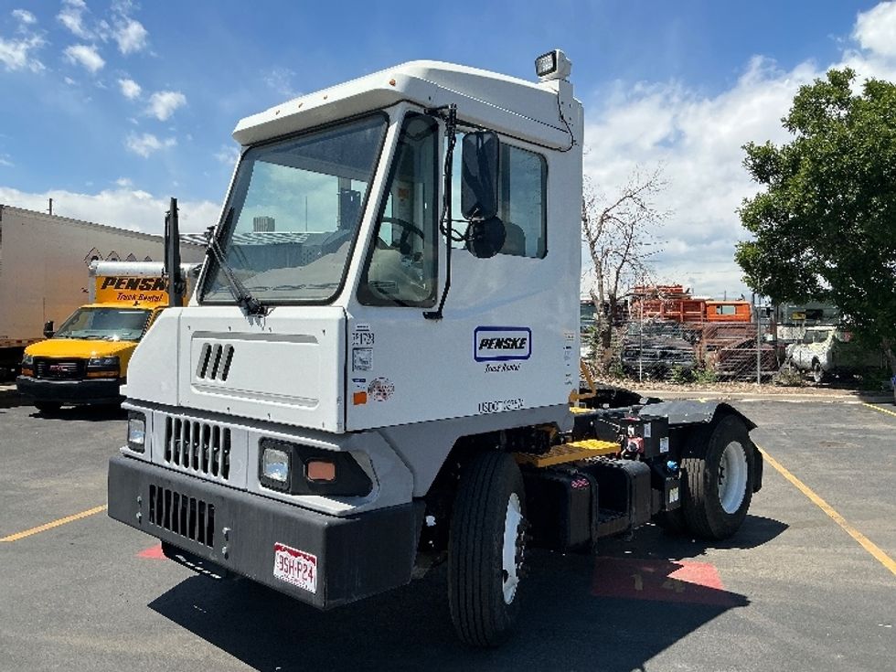 Yard Truck-Heavy Duty Tractors-Ottawa-2019-T2-Aurora-CO-25,046\n\t\tmiles-$ 64,250 - Image 3