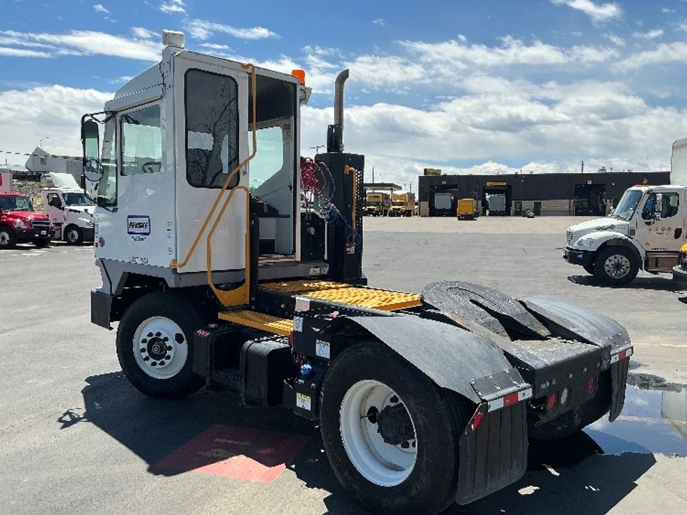 Yard Truck-Heavy Duty Tractors-Ottawa-2019-T2-Aurora-CO-25,046\n\t\tmiles-$ 64,250 - Image 5