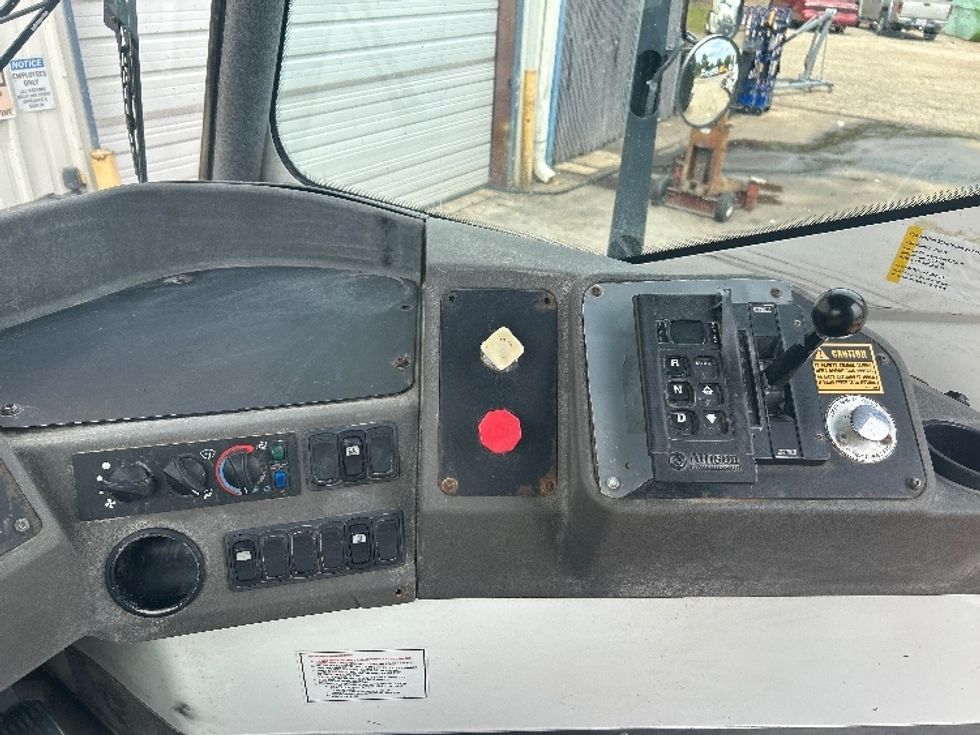 Yard Truck-Heavy Duty Tractors-Ottawa-2019-T2-Belden-MS-27,104\n\t\tmiles-$ 69,750 - Image 13