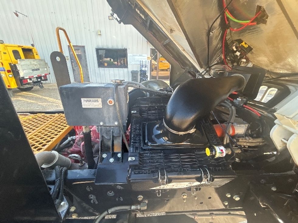 Yard Truck-Heavy Duty Tractors-Ottawa-2019-T2-Belden-MS-27,104\n\t\tmiles-$ 69,750 - Image 15