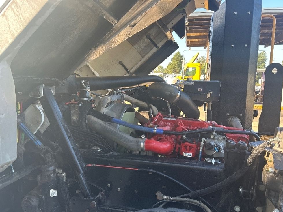 Yard Truck-Heavy Duty Tractors-Ottawa-2019-T2-Belden-MS-27,104\n\t\tmiles-$ 69,750 - Image 16