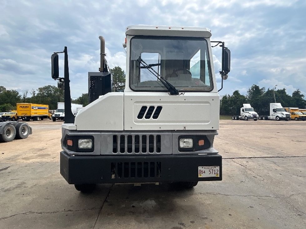 Yard Truck-Heavy Duty Tractors-Ottawa-2019-T2-Belden-MS-27,104\n\t\tmiles-$ 69,750 - Image 2